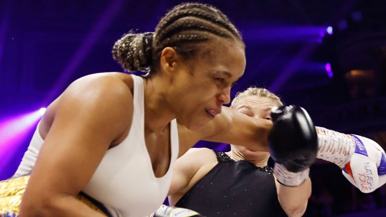 Lauren Price dominates Natasha Jonas to unify three world championships at the Royal Albert Hall