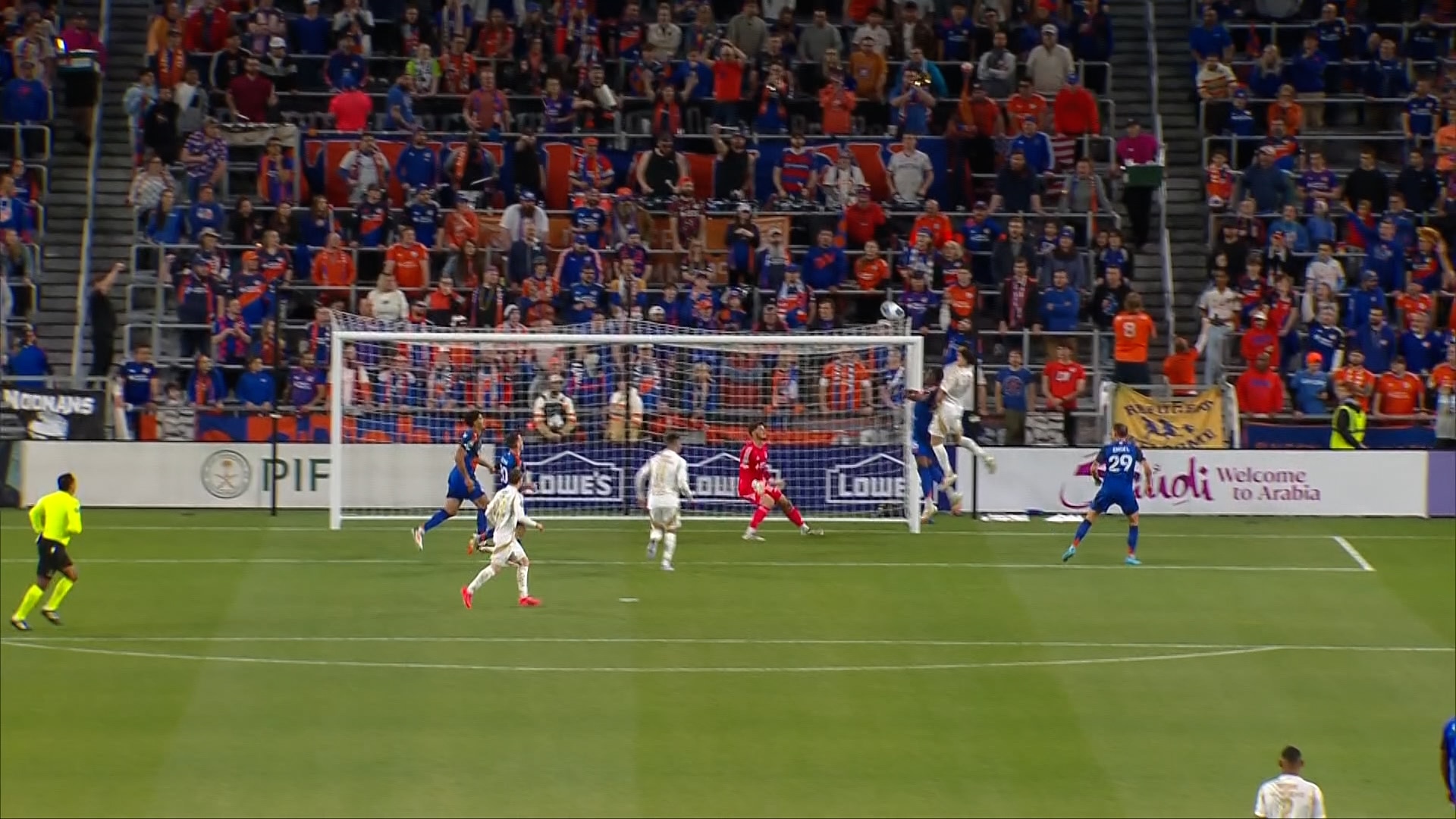 Nicolás Ibáñez's towering header helps Tigres level the score vs. FC Cincinnati